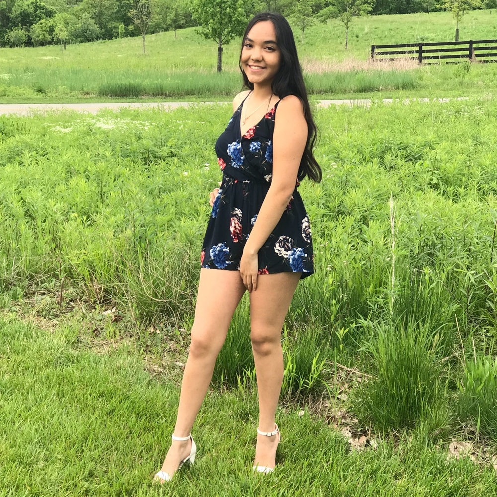 Flower power romper 💙